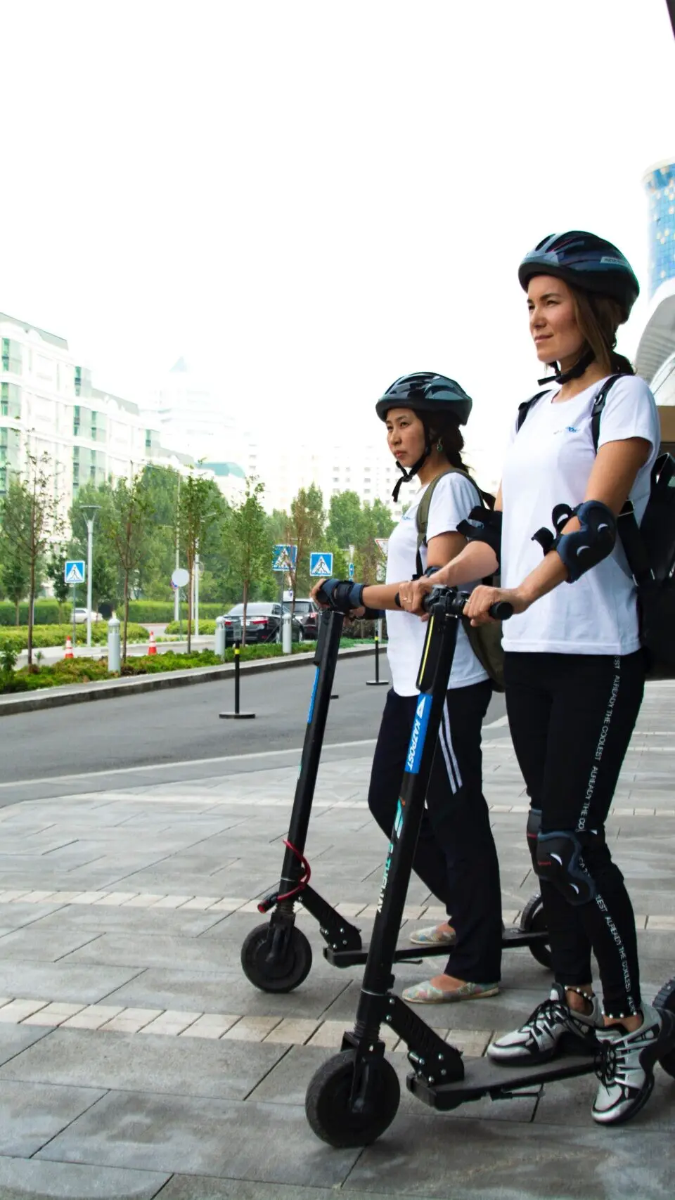 how do electric scooters work