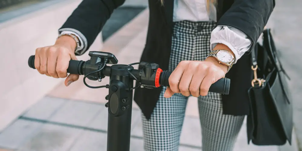 Hold Tight: Choosing the Right Handlebar Grips for Your Electric Scooter